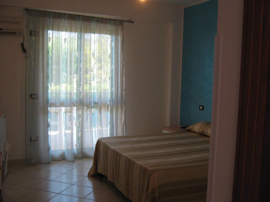 Bed And Breakfast Cirelli Scalea Chambre photo